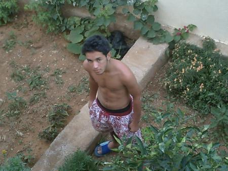 moi dans mon jardin